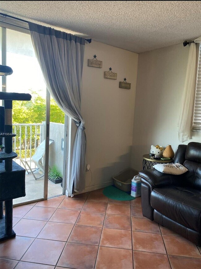 Building Photo - 1801 S Treasure Dr