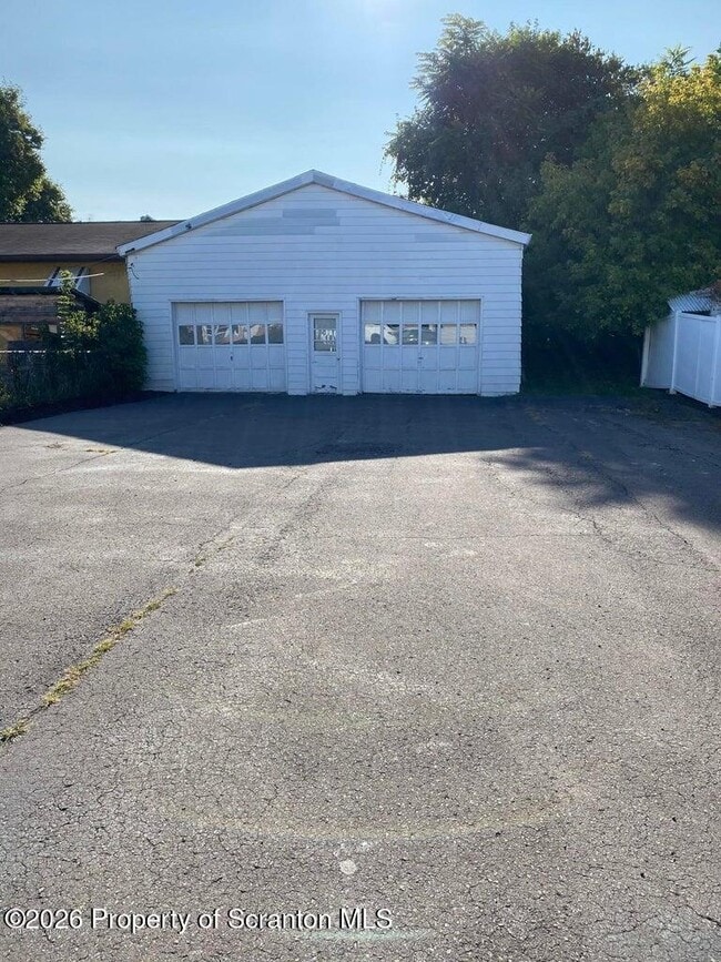 Building Photo - 131 S Blakely St