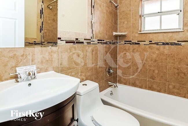 Building Photo - 8927 NW 114th St