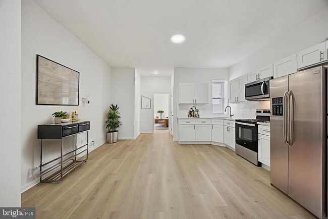 Building Photo - 278 S 60th St