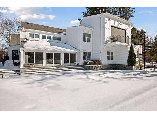 Building Photo - 5 Cooper Ave