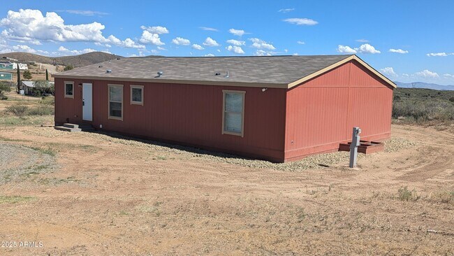 Building Photo - 7875 Loma Ln