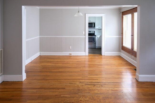 Building Photo - 3Bedroom/1Bath Home Coming Available Soon!