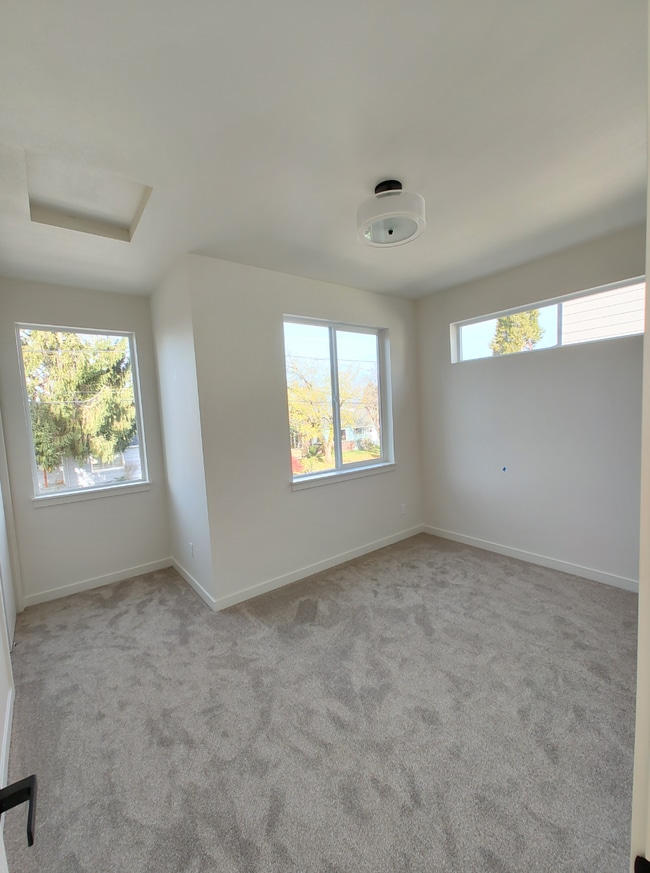 Building Photo - 4262 NE Going St