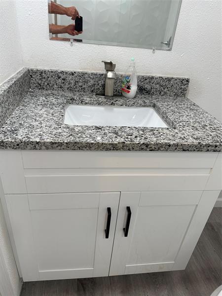 Building Photo - 3740 Inverrary Dr