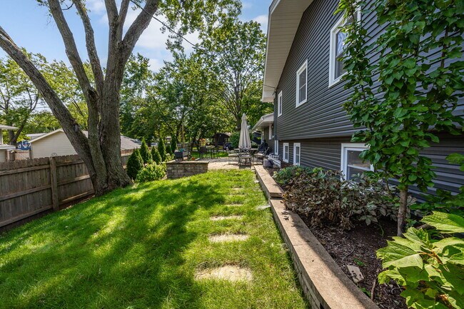 Building Photo - 1024 Catalpa Ln