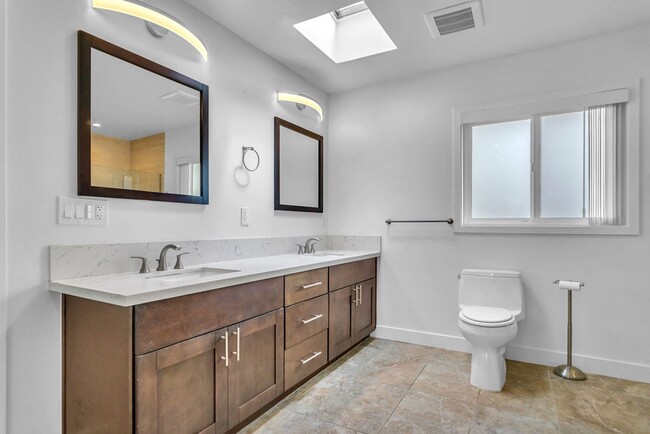 Building Photo - Gorgeous single story home in La Jolla wit...