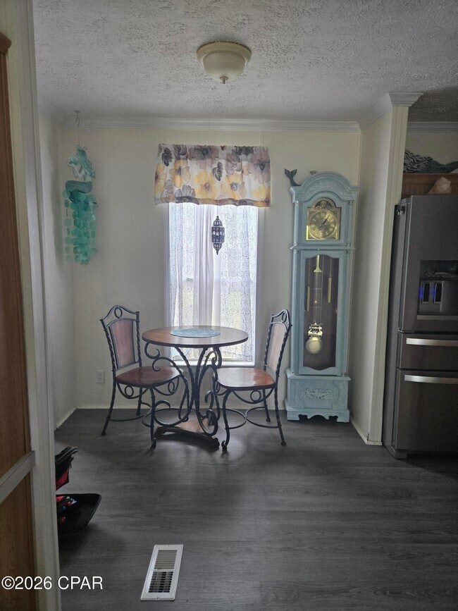 Building Photo - 2115 Bent Oak Ct