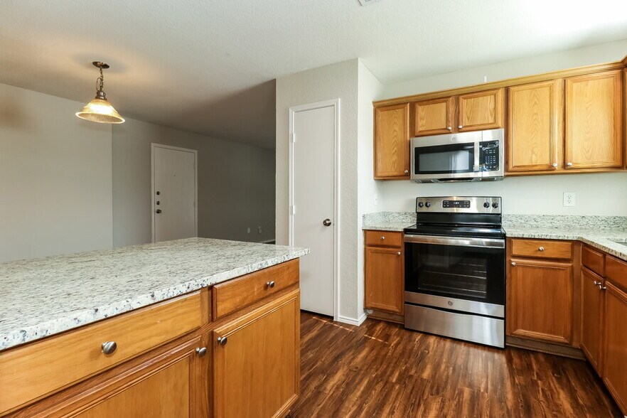 Building Photo - 14101 Black Gold Trail