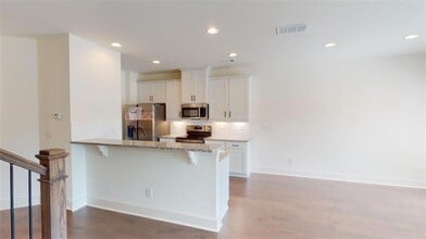 Building Photo - 5873 Greystone Dr