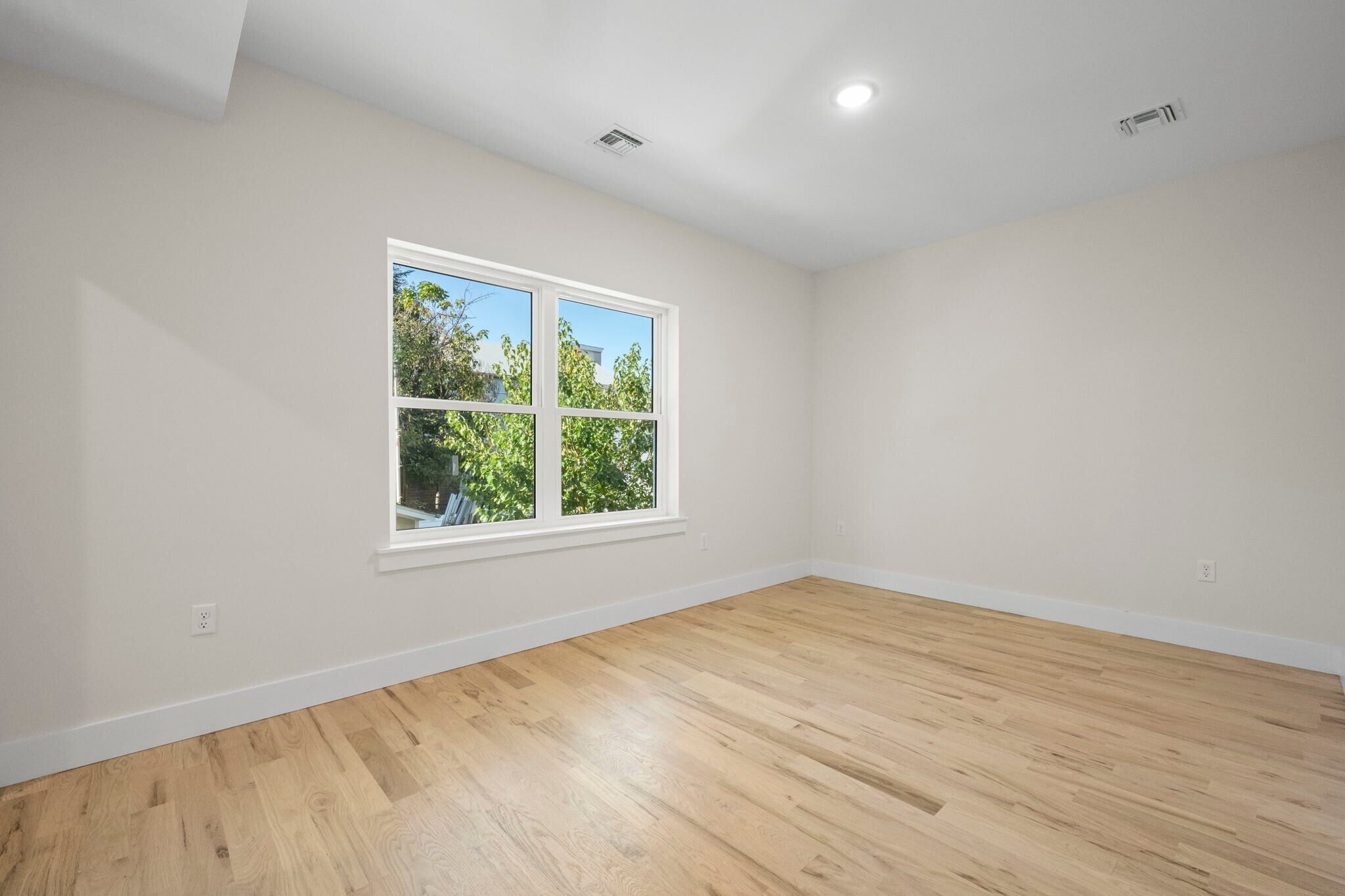 Building Photo - 56 2nd St
