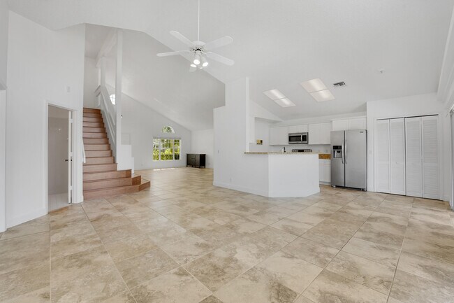 Building Photo - 4355 Leicester Ct