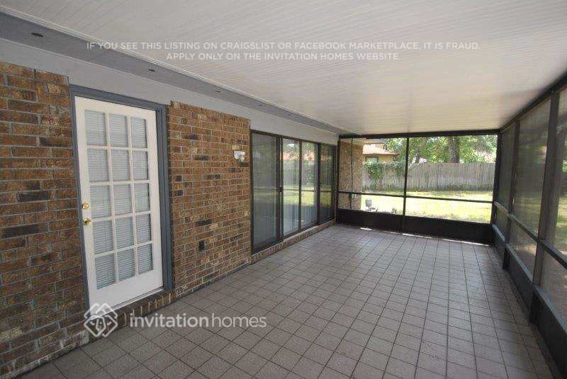 Building Photo - 8438 Sand Point Dr W