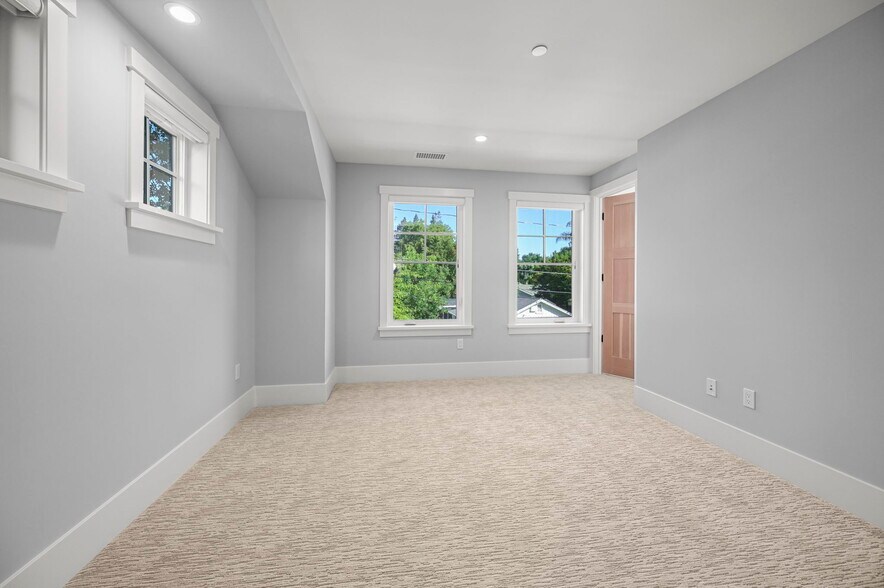 Building Photo - 1533 Manning Ln