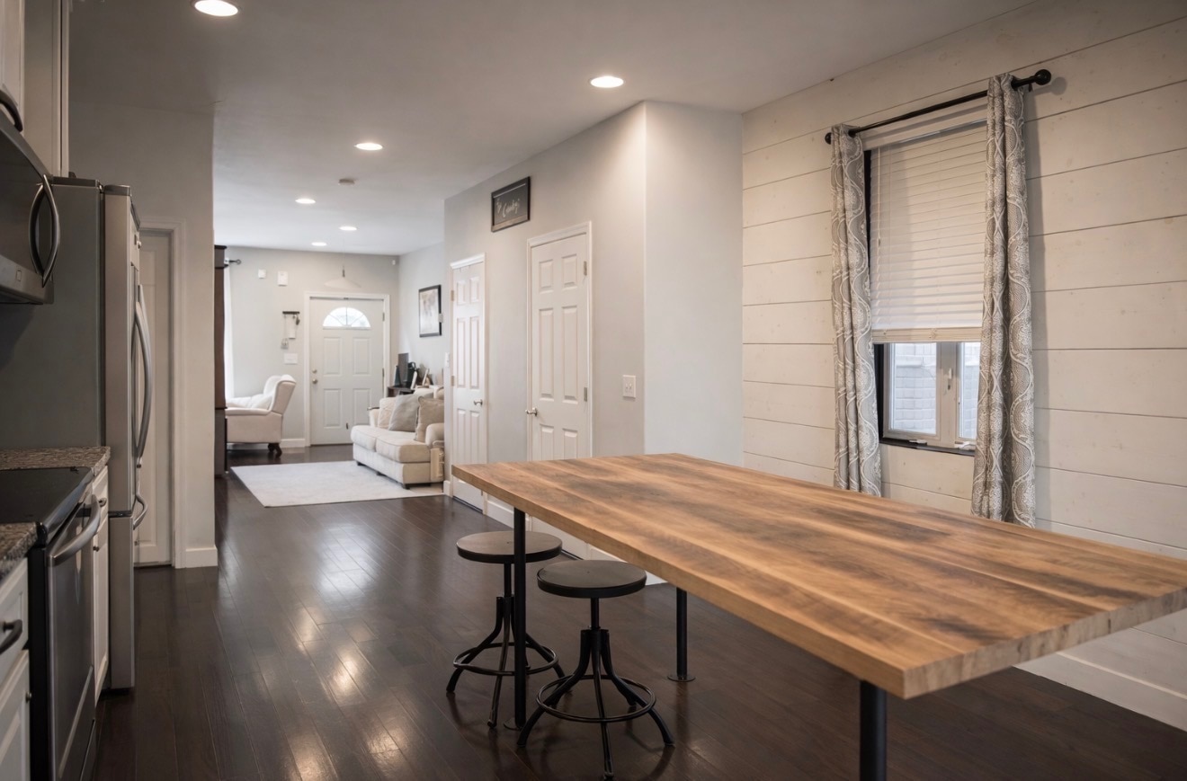 Kitchen - newer appliances - 1623 Swain St