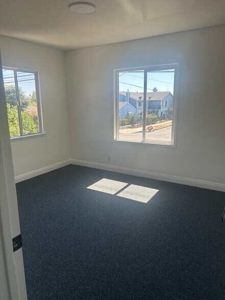 Building Photo - 12233 Vanowen St