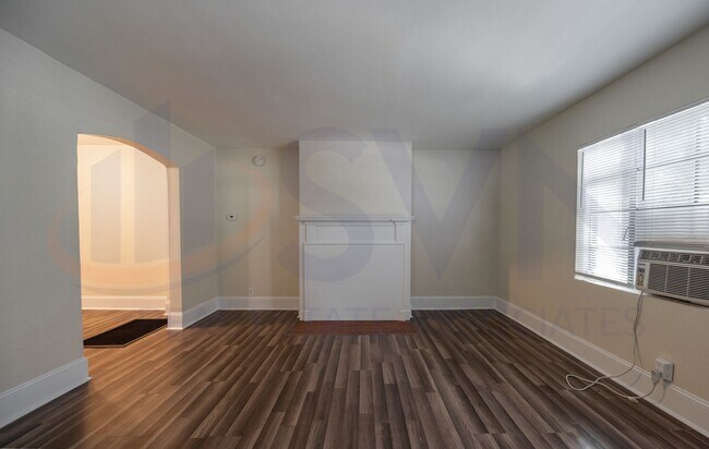 Building Photo - 416 N Hardee St