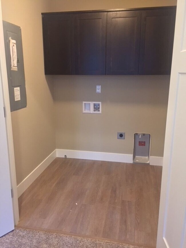 Building Photo - CHAMPION VILLAGE LUXURY TOWNHOMES IN SANDY...
