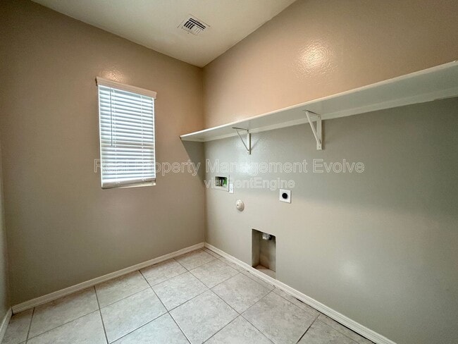 Building Photo - 6511 W Magdalena Ln