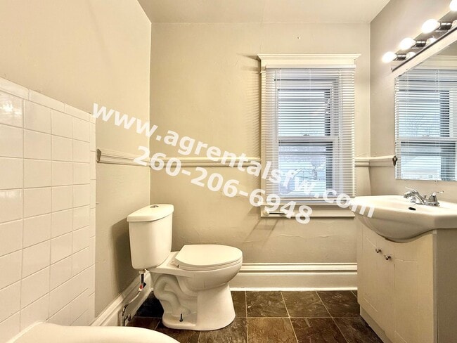 Building Photo - 4 bedroom house