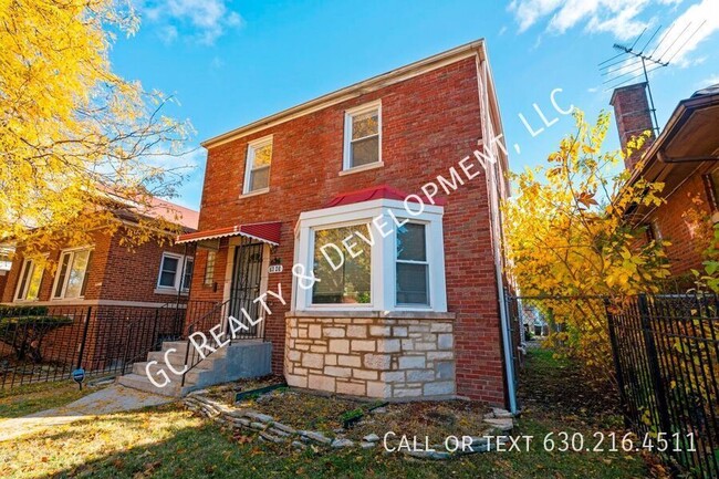 Primary Photo - *** 4 BDRM - 2 BTH / FIN BASEMENT / W&D HO...