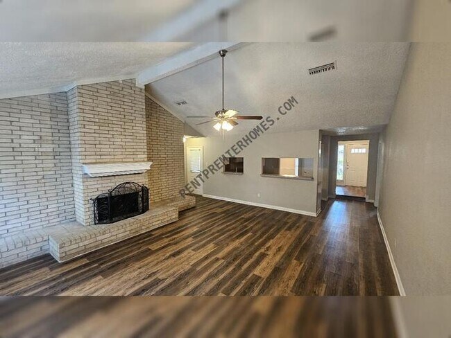 Building Photo - 23915 Spring Fork Dr