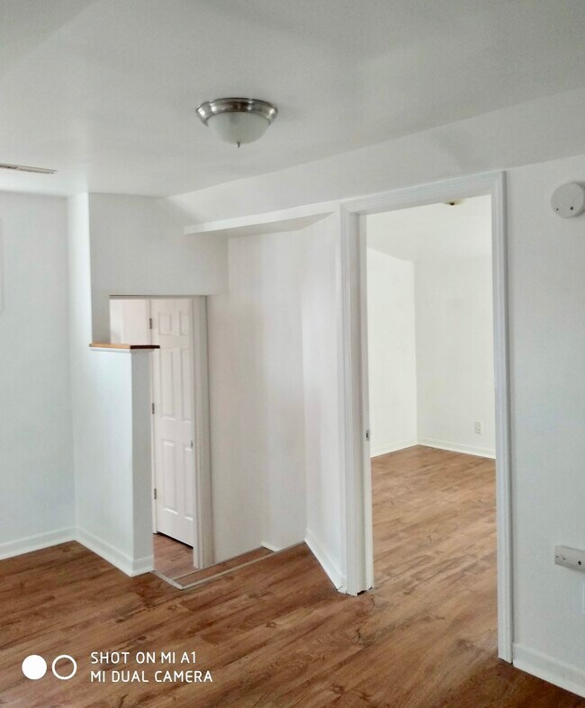 Primary Photo - 2937 Sachs St