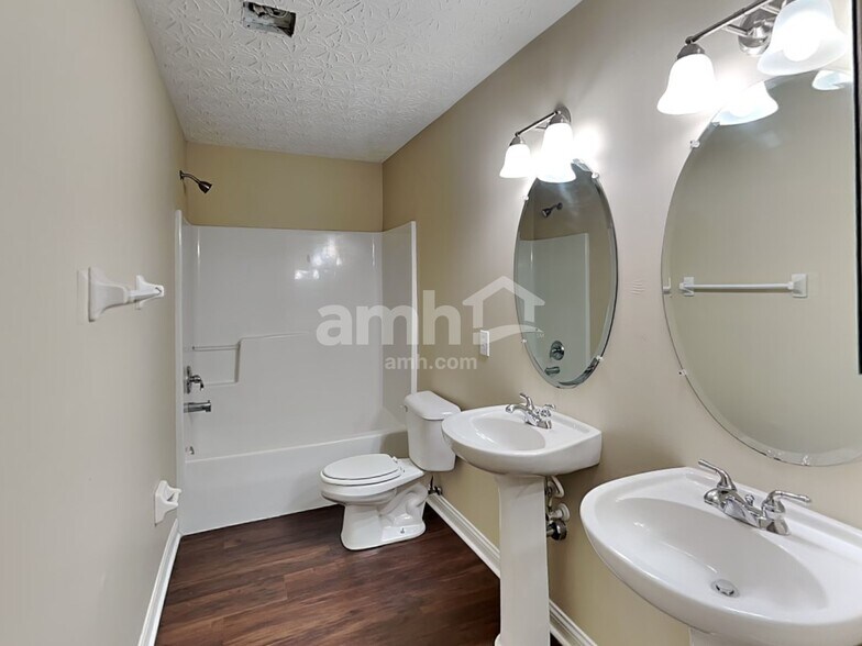 Building Photo - 3465 Winter Holly Dr