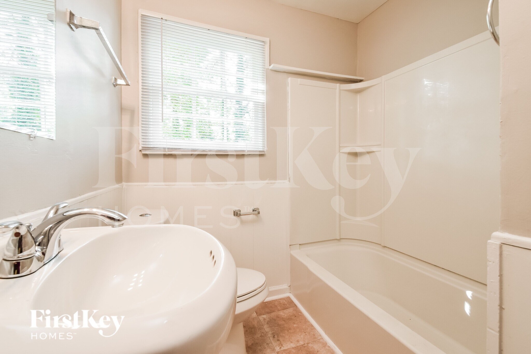 Building Photo - 718 Pegg Rd SW