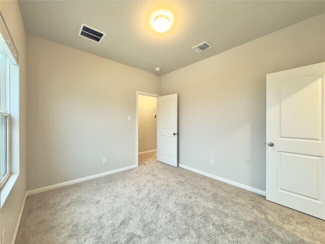 Building Photo - 923 Palo Brea Lp