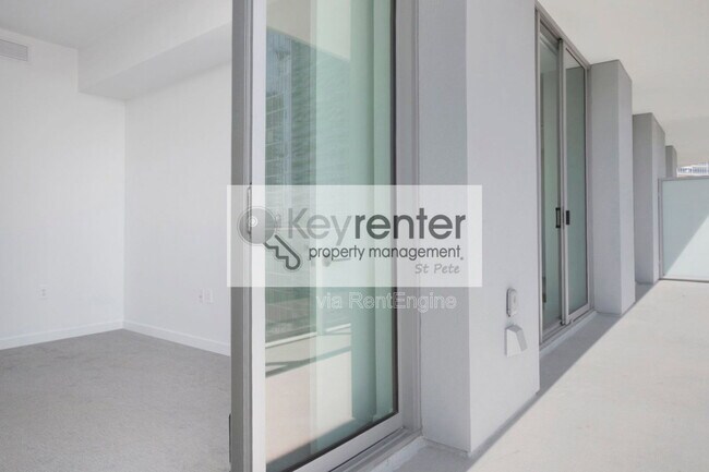 Building Photo - 400 Central Ave