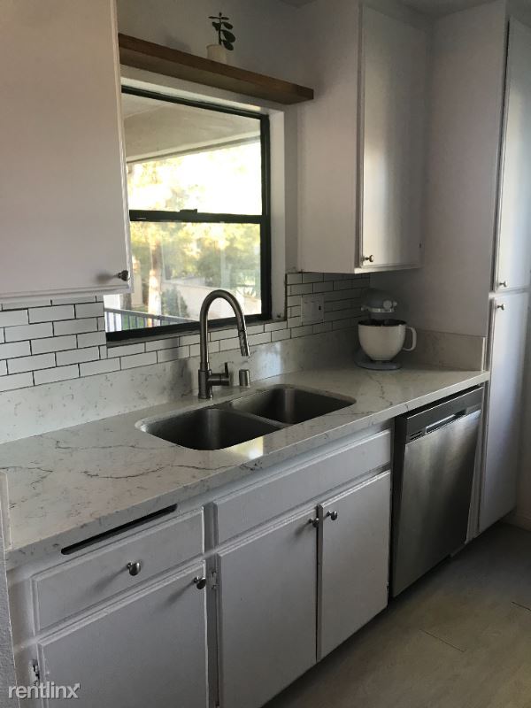 Building Photo - 2 br, 2 bath Condo - 10367 Azuaga st