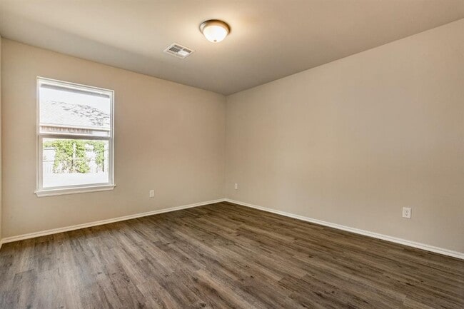 Building Photo - 320 Chalk Hill Ct