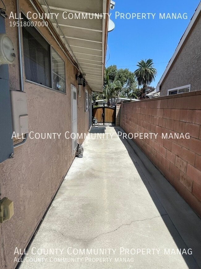 Building Photo - 16334 Lawnwood St