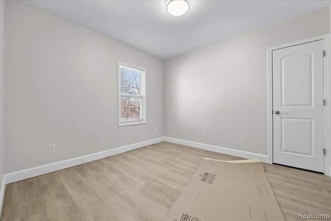 Building Photo - 16200 Parkside St