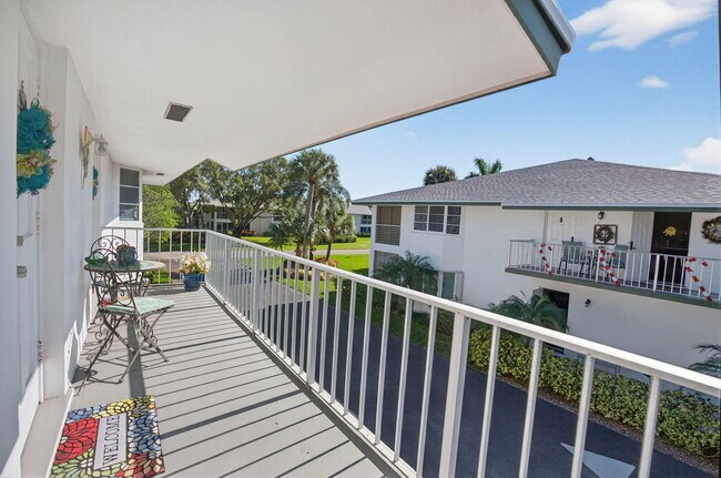 Building Photo - 6 Garden St