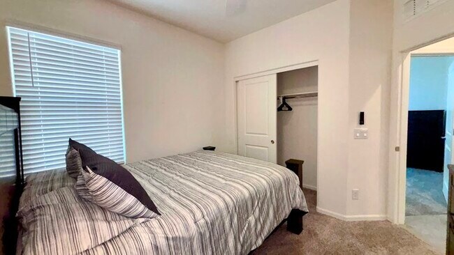 Building Photo - New Star Valley Home