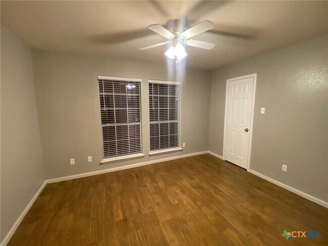 Building Photo - 6107 Cobalt Ln