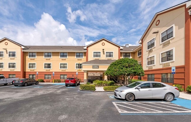 Building Photo - 6961 Lenoir Ave