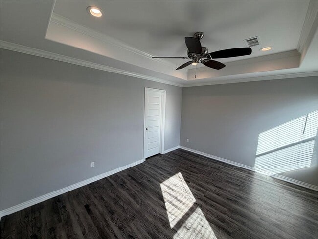 Building Photo - 6025 W Quinn St