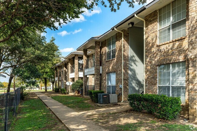 Building Photo - Spacious 2/2 Luxury Apartments in Midlothi...