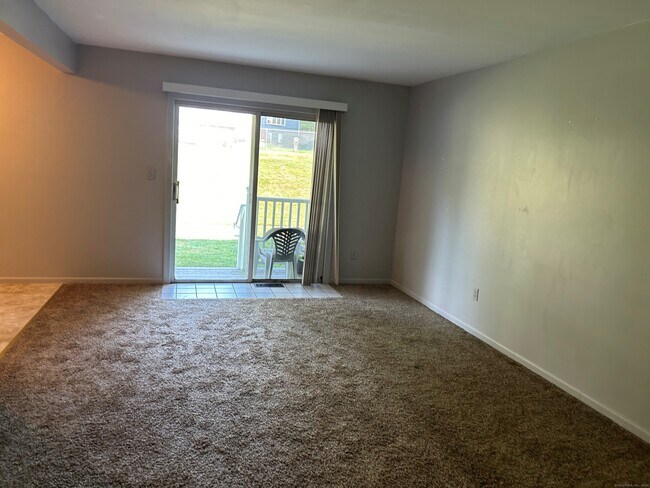 Building Photo - 60 Carriage Path S