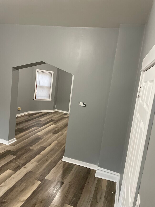 Building Photo - 107 W 118th St