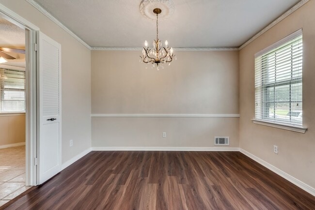 Building Photo - 2240 Babalos Ln