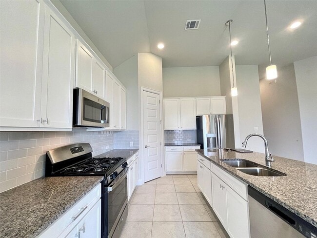 Building Photo - 6405 Coalinga Ln