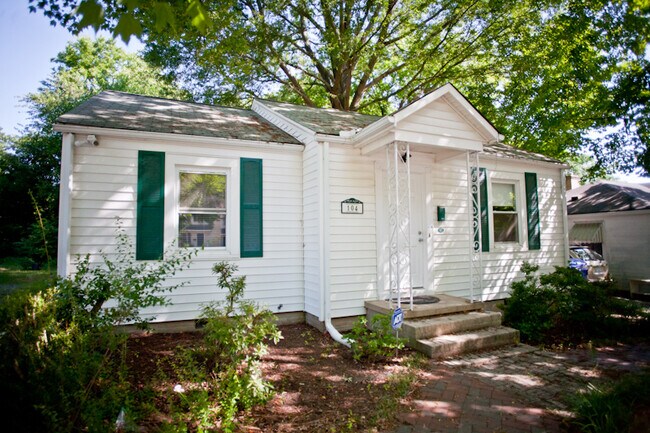 Building Photo - 104 Caldwell St