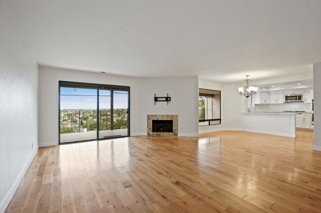 Building Photo - Panoramic View Condo For Lease