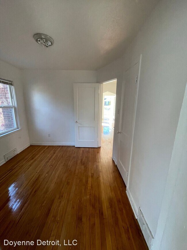 Building Photo - 3 br, 1 bath House - 18412 Glastonbury