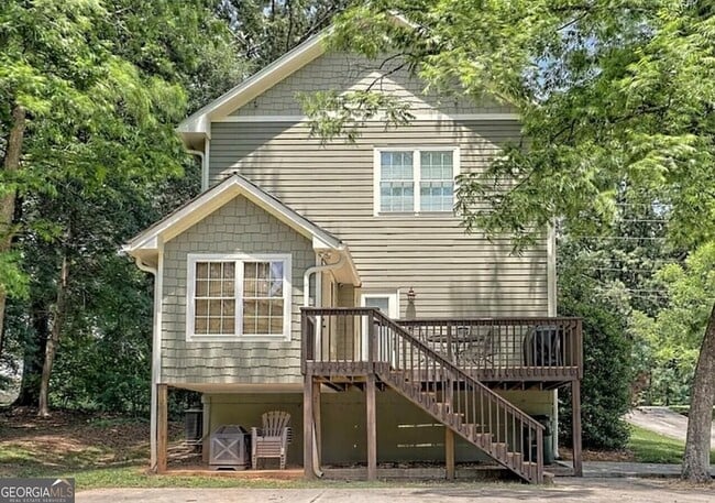 Building Photo - 643 Washington St