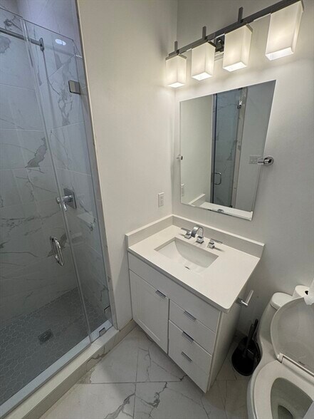 Building Photo - 49 Rogers St